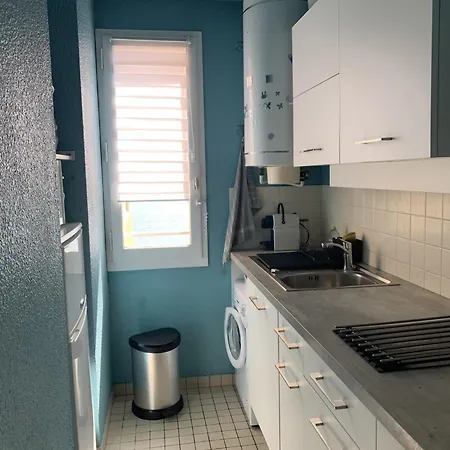 T2 40m² A 150m De La Avec Parking Prive Et Loggia - - Fr-1-796-26 Apartment