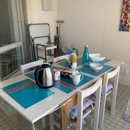 Apartment T2 40m² A 150m De La Avec Parking Prive Et Loggia - - Fr-1-796-26 *